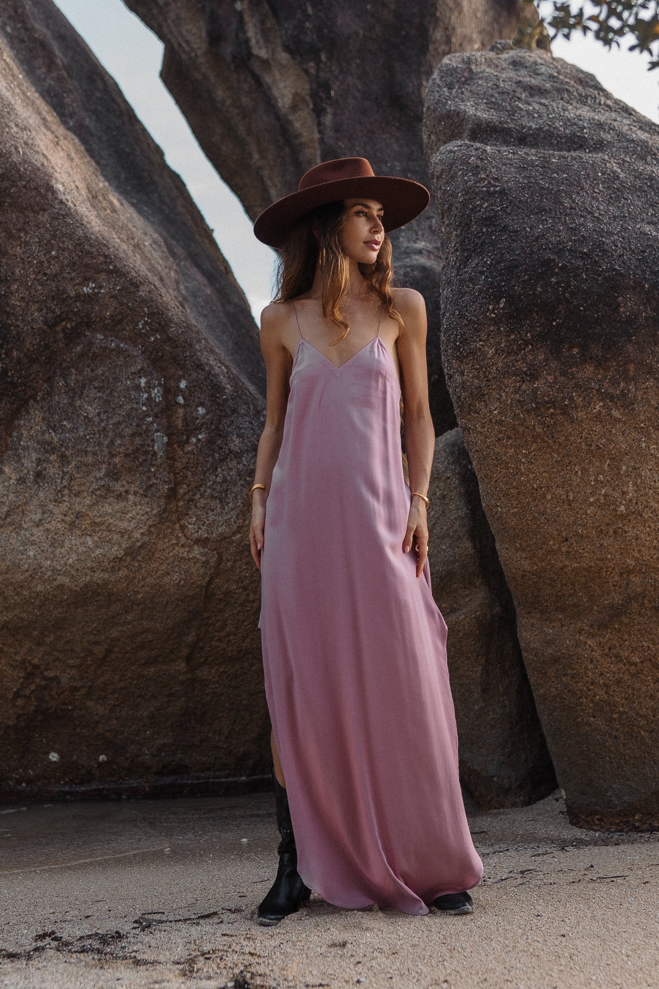 Maxi dirty pink slip dress with open back – mockniwear