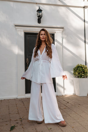 Women white pants and top