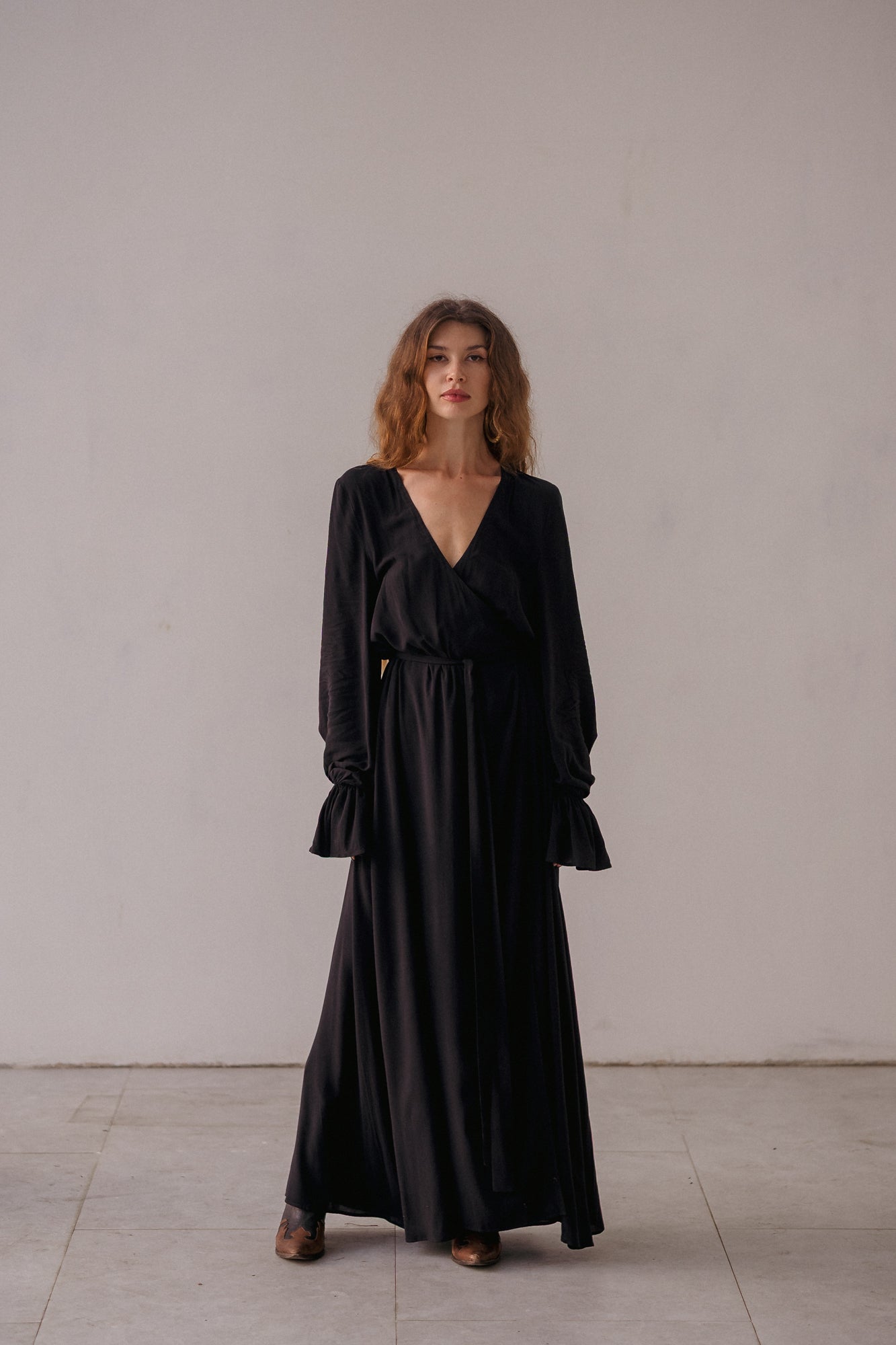 Eira Wrap Dress – Noir