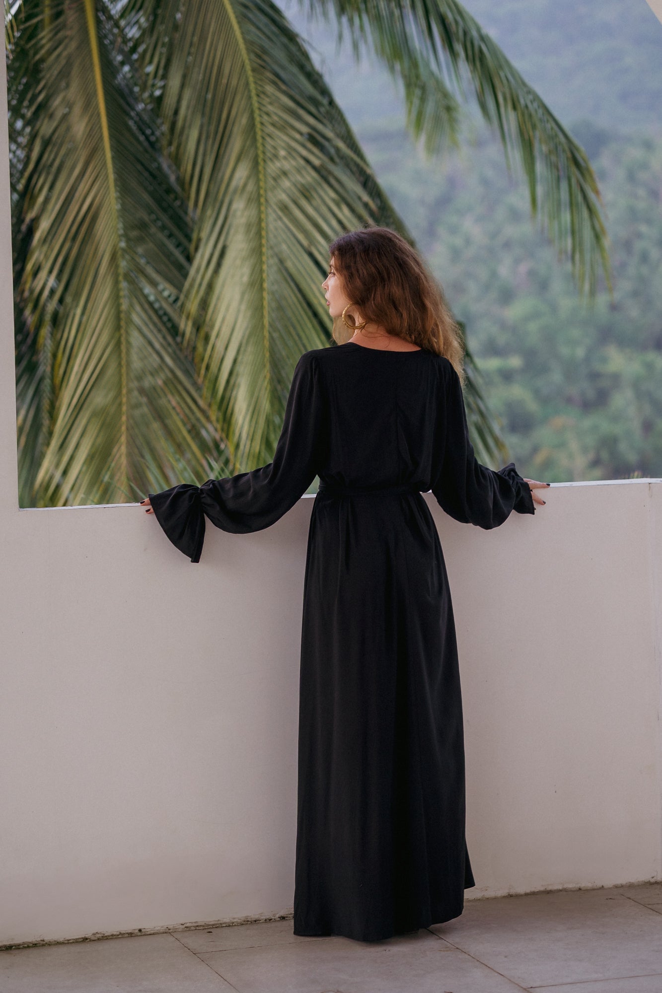 Eira Wrap Dress – Noir