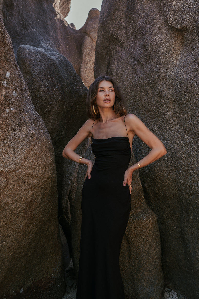 Ameli black maxi dress