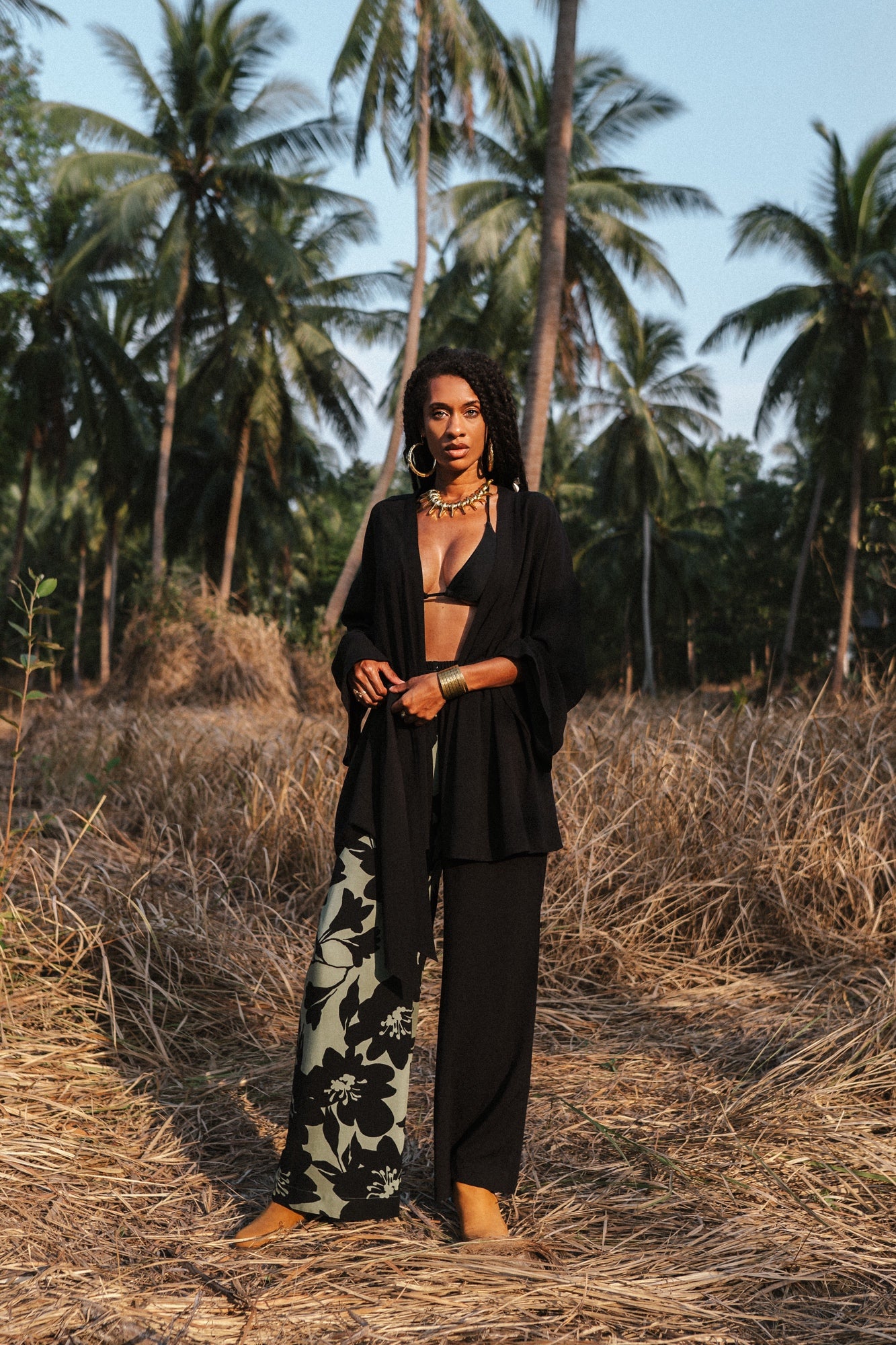 Women black short kimono