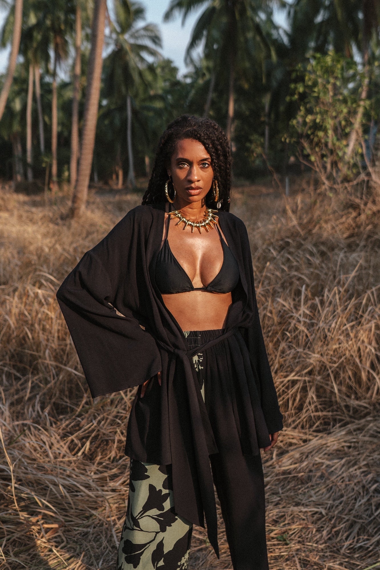 Women black short kimono