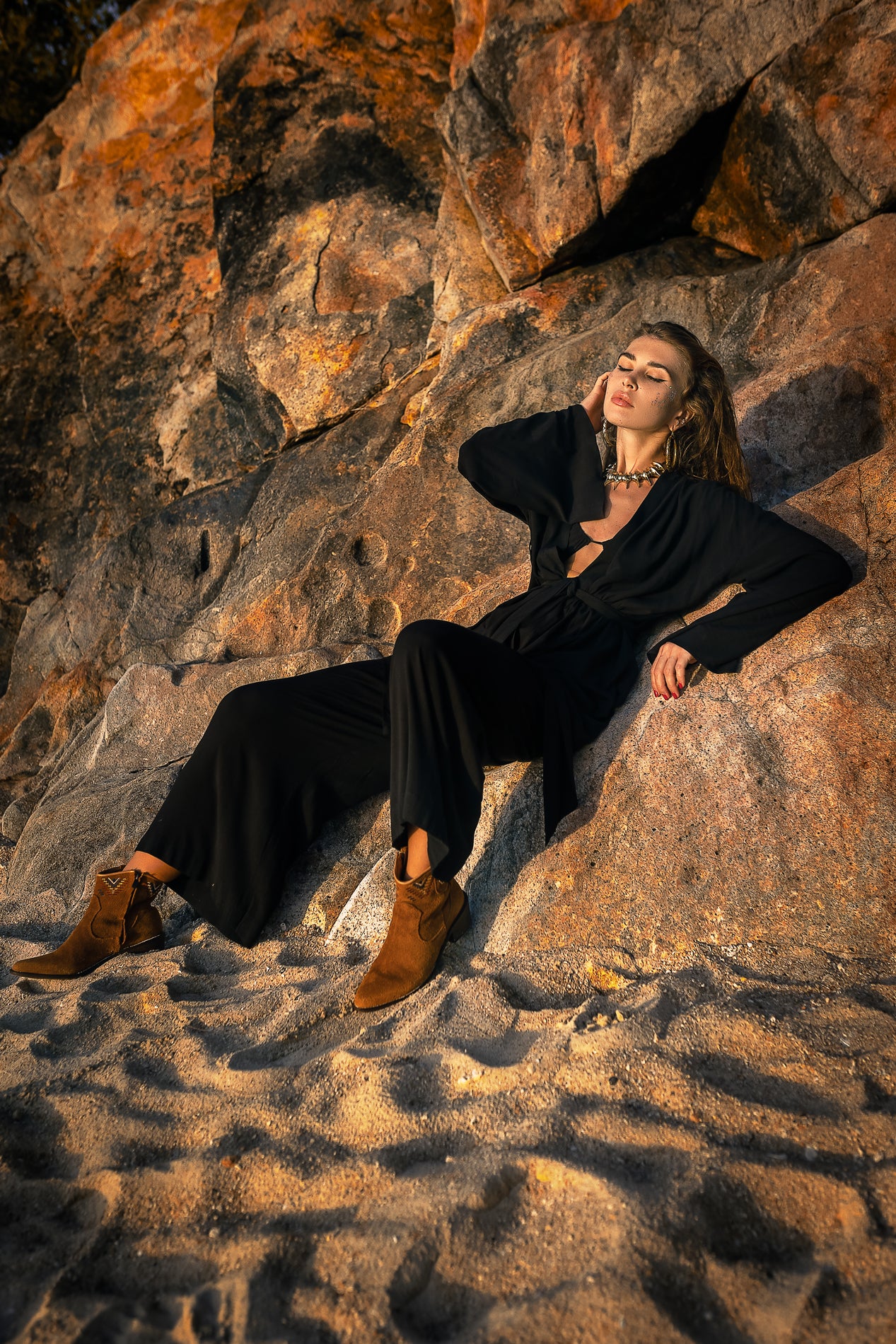 Women black kimono and pants elegant set