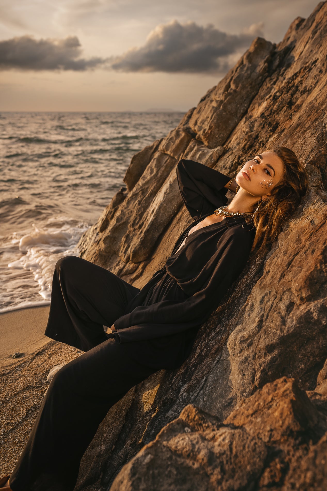 Women black kimono and pants elegant set