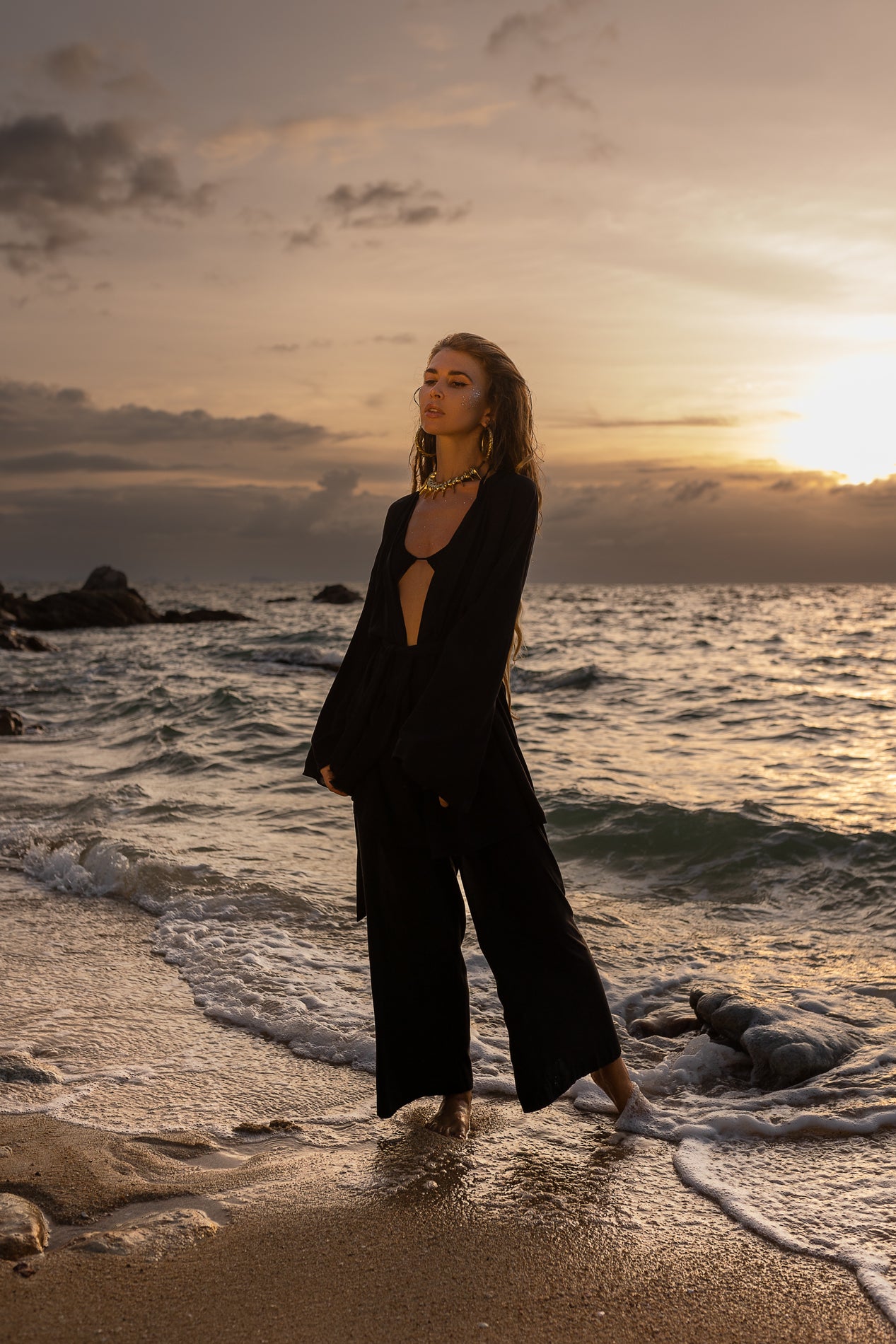 Women black kimono and pants elegant set