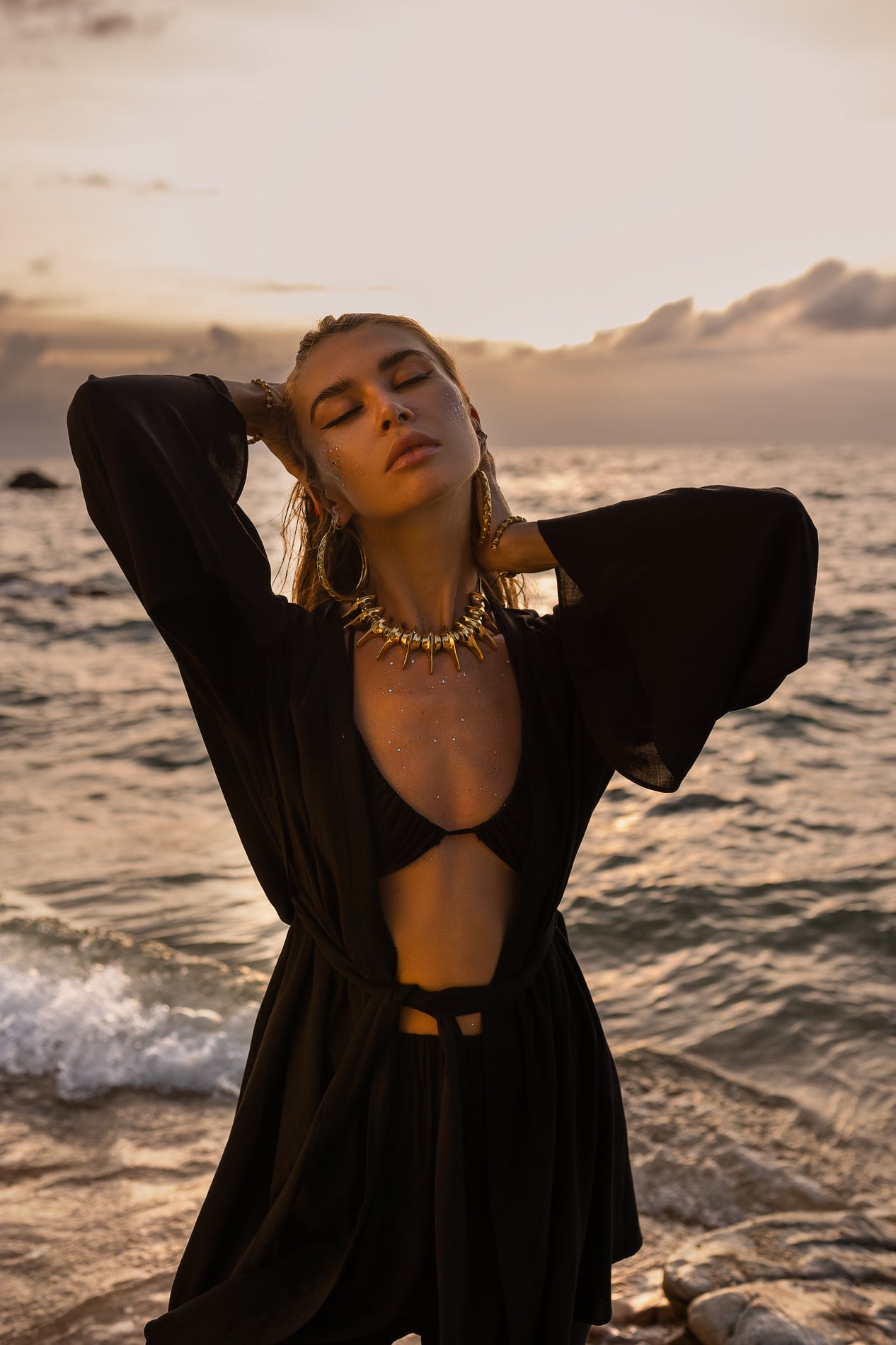 Women black kimono and pants elegant set