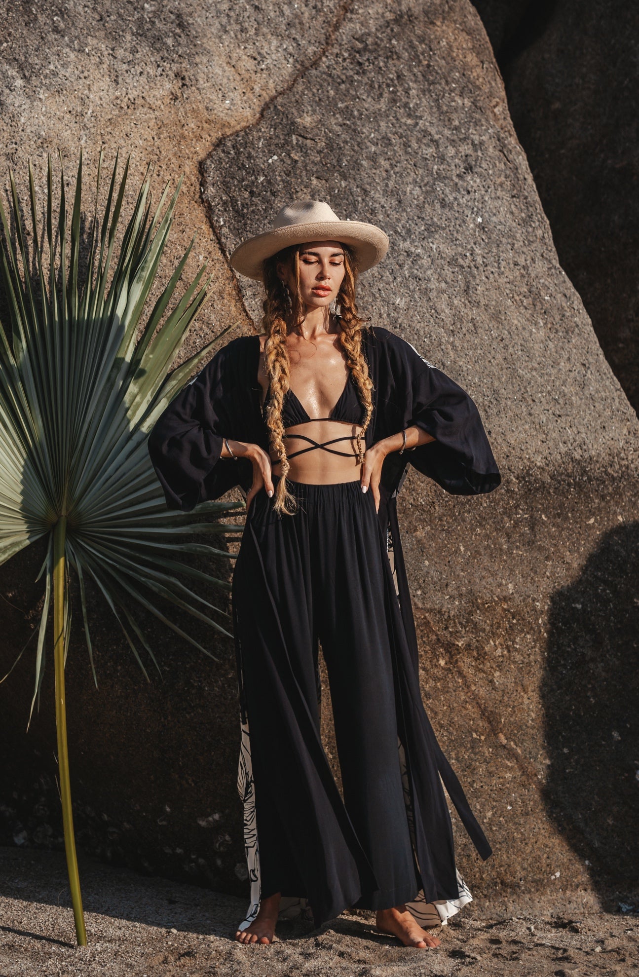 Women black maxi kimono