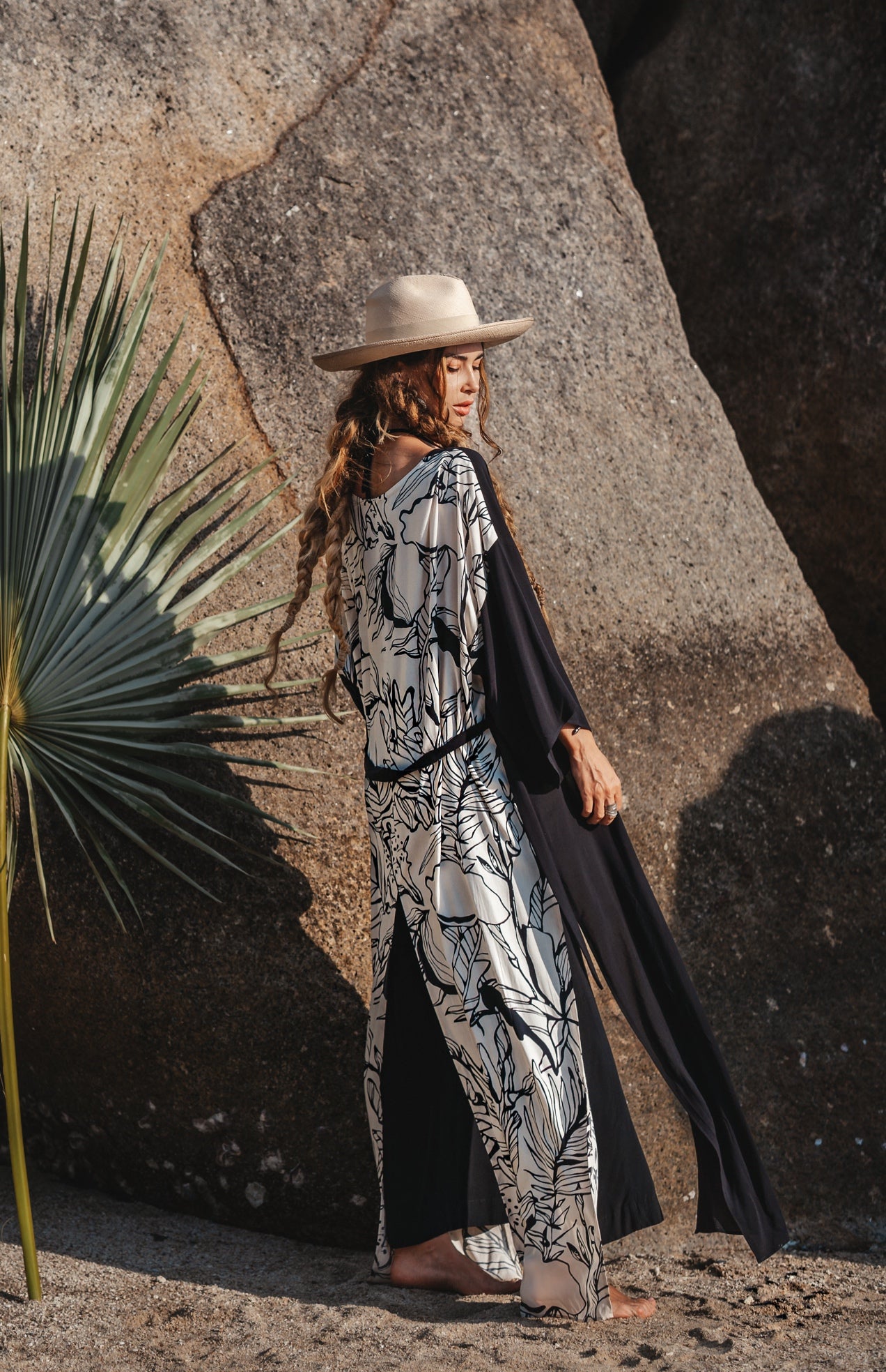 Women black maxi kimono