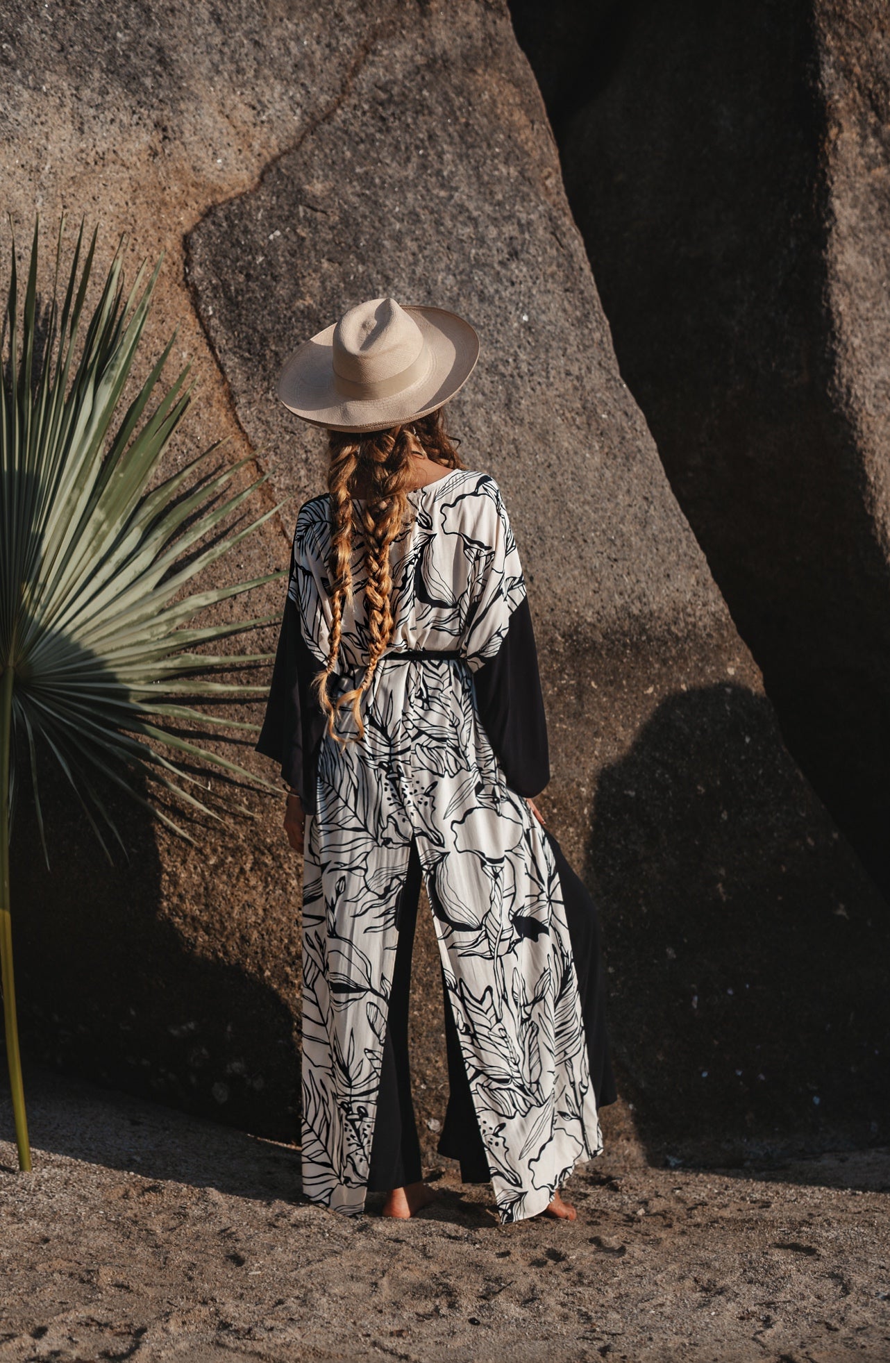 Women black maxi kimono