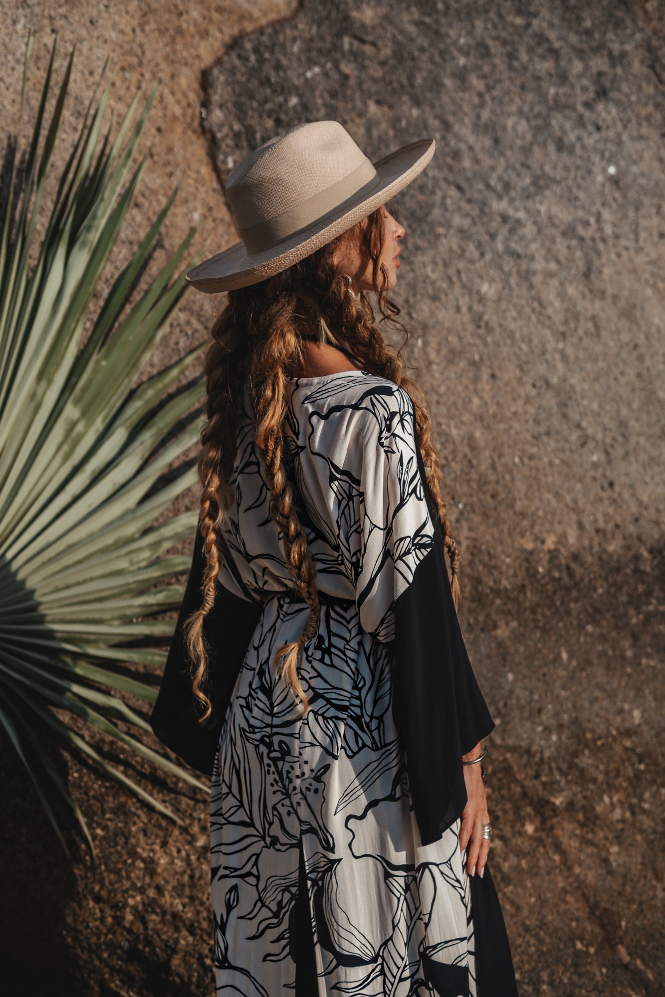 Women black maxi kimono