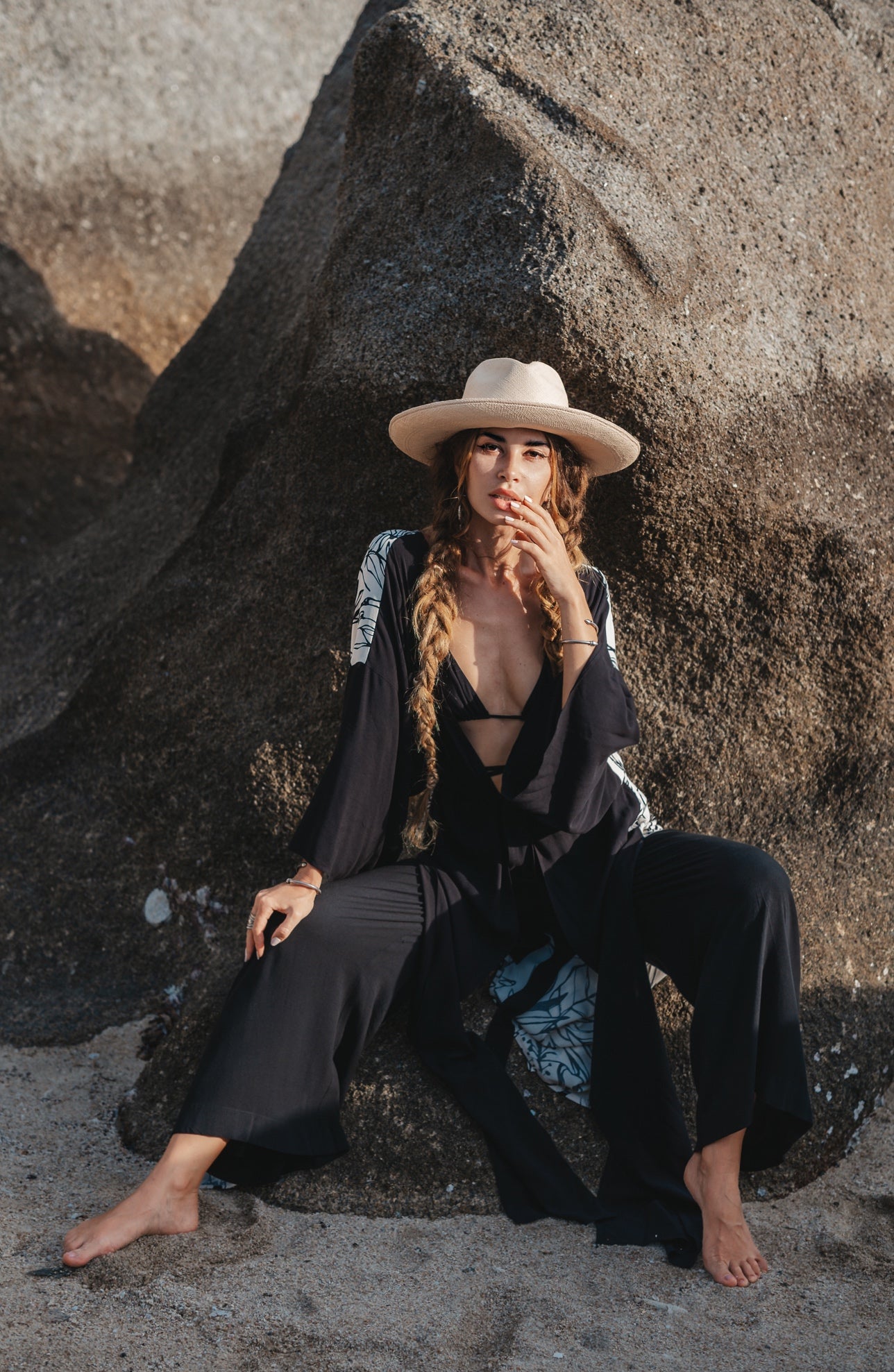 Women black maxi kimono