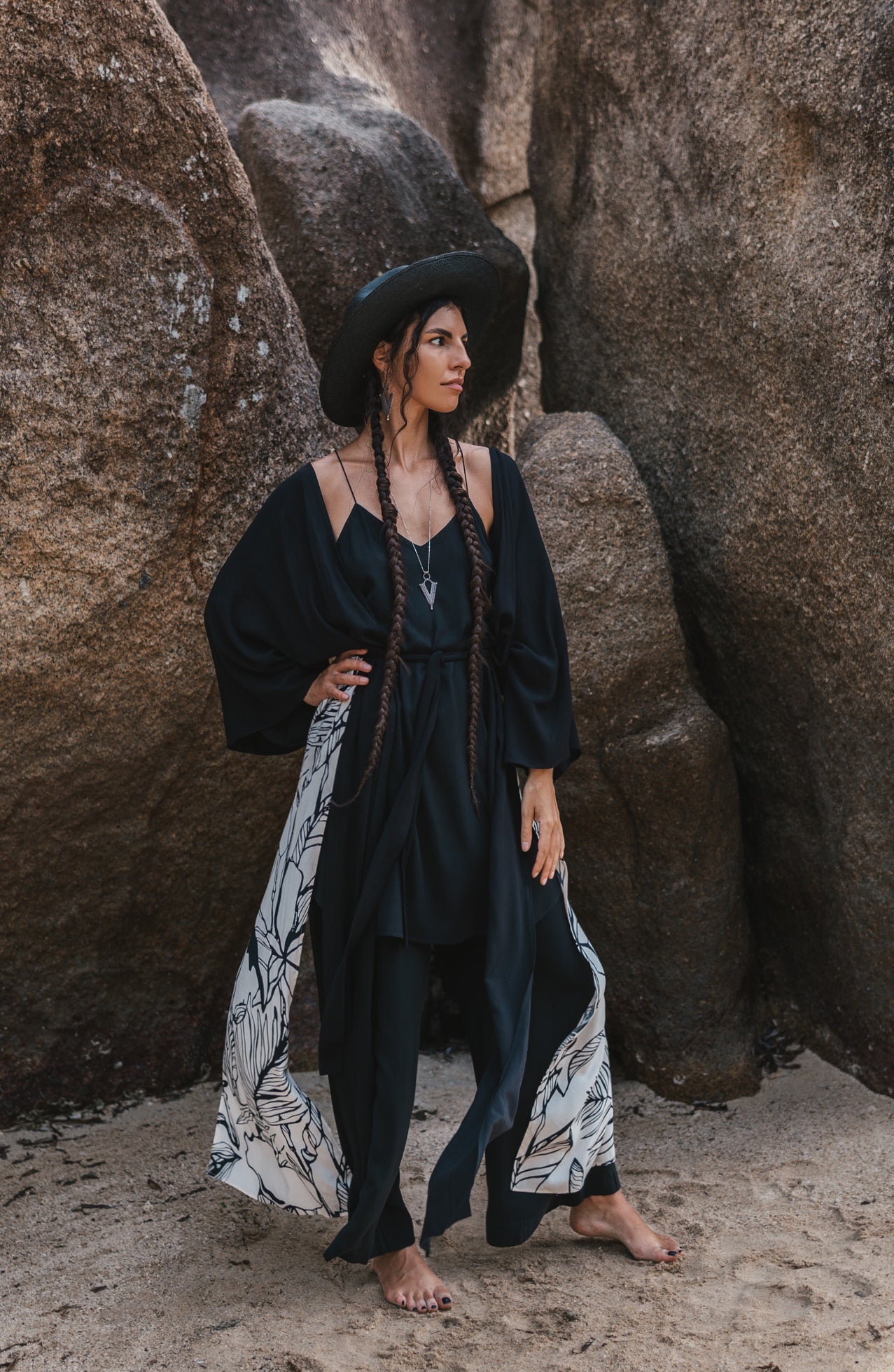 Women black maxi kimono