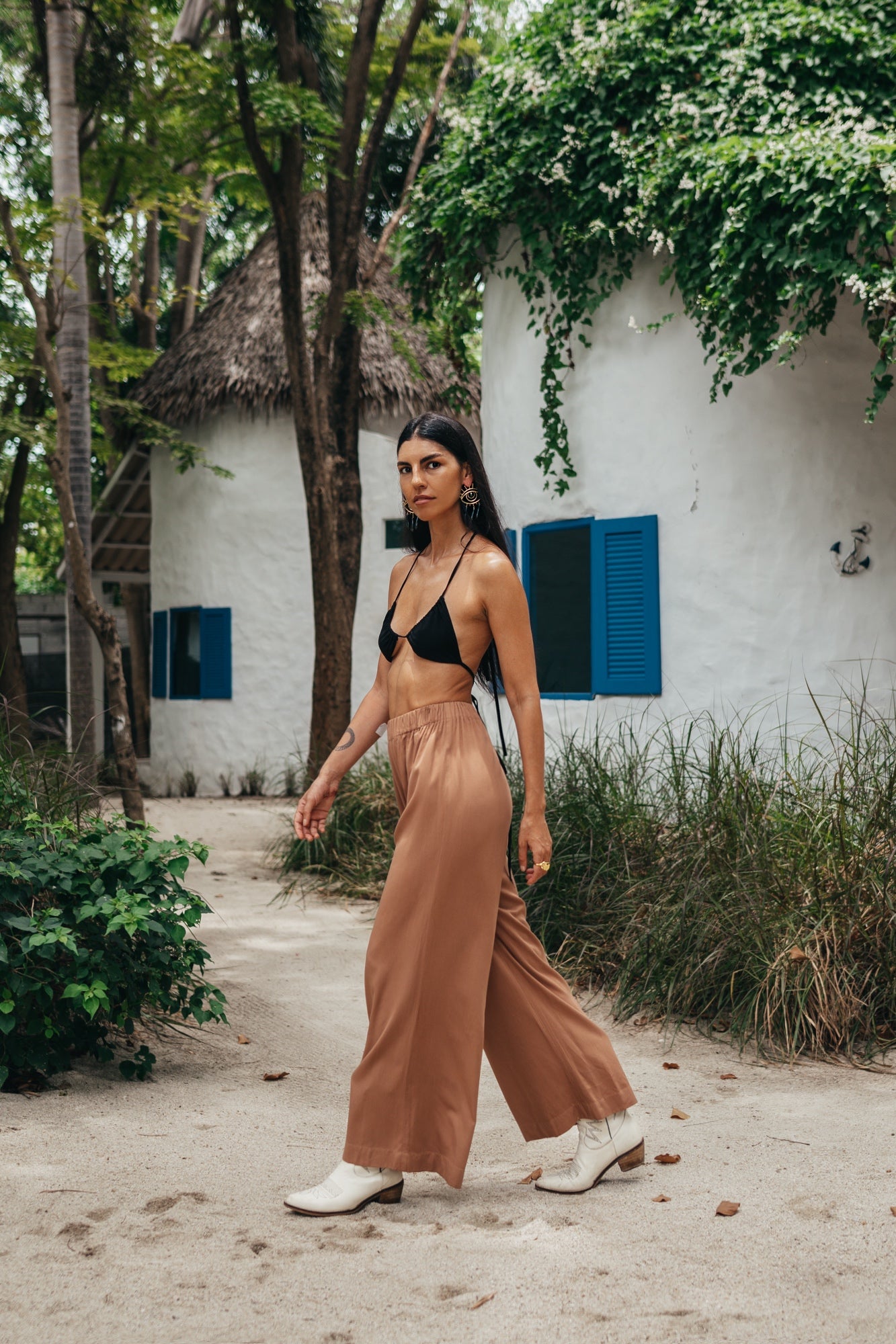 Women beige trousers/pants