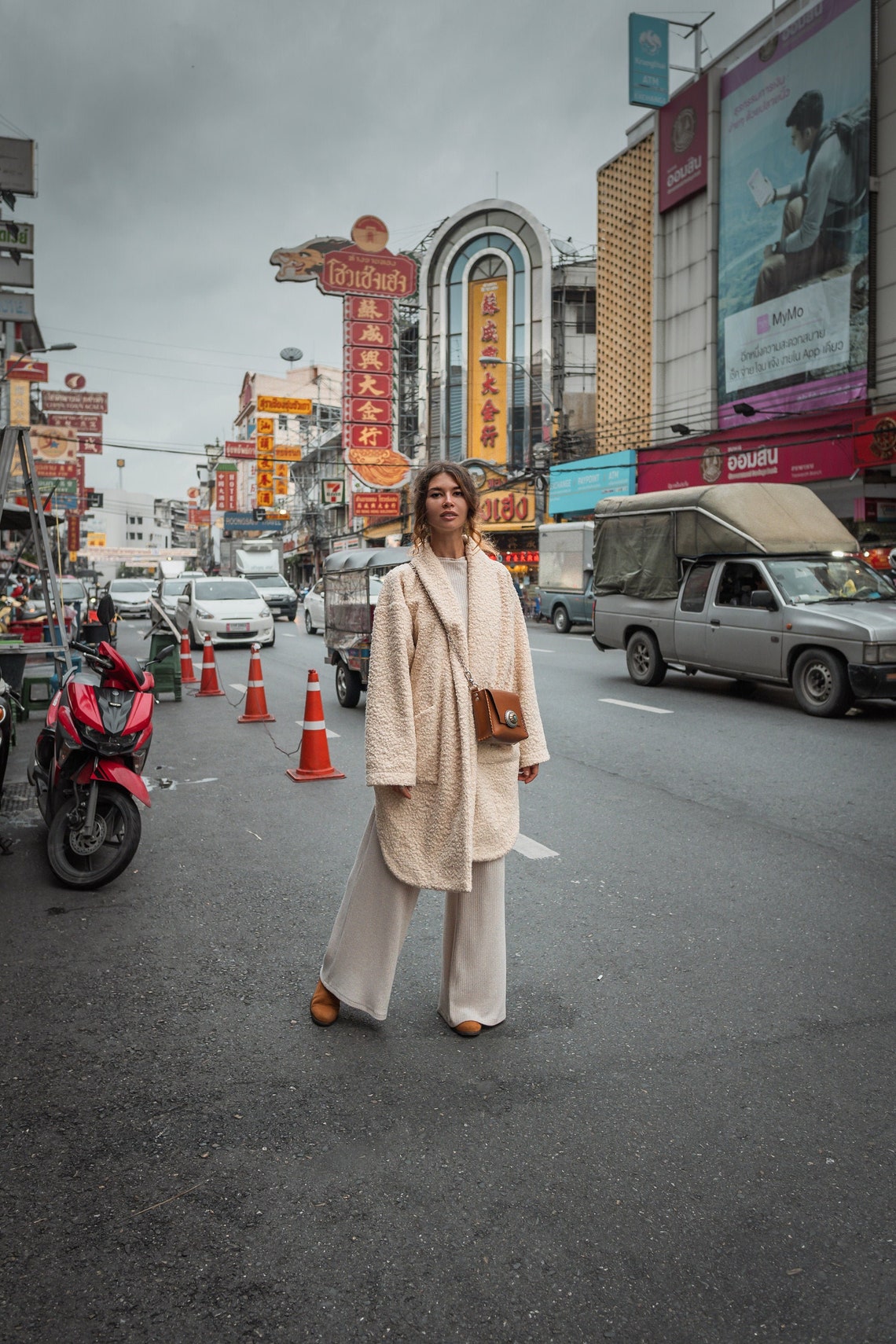 Women coat | Spring Coat | Autumn Coat | Off White women coat | Boucle coat | Long Sleeves coat | Midi coat | Fringe coat | Oversized coat |