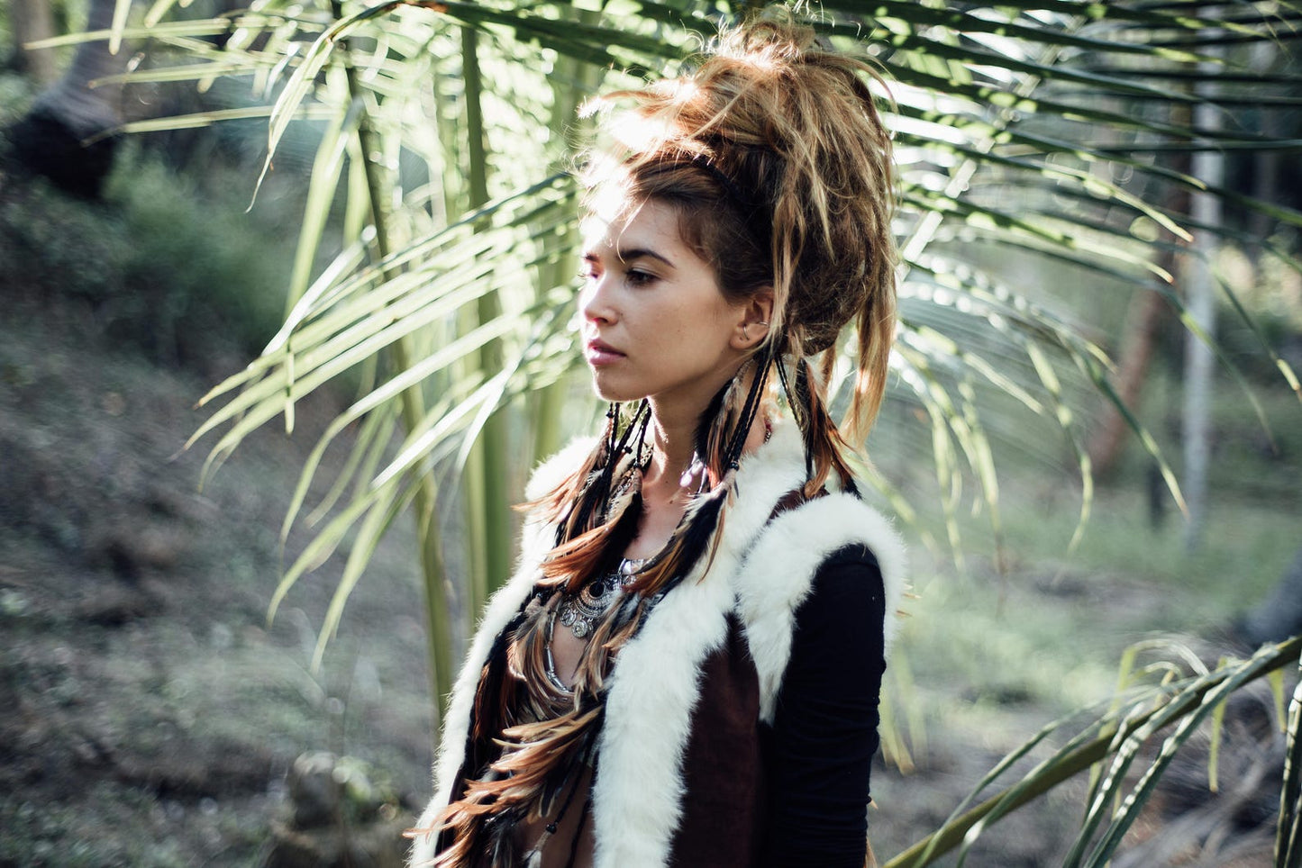 Black headpiece with soft feathers