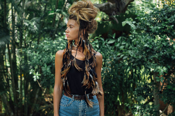 Black headpiece with soft feathers